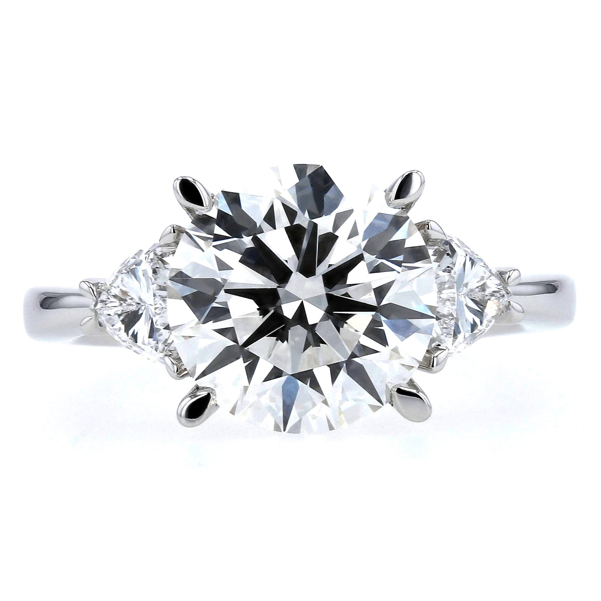 Round & Trilliant Engagement Ring 4Ct