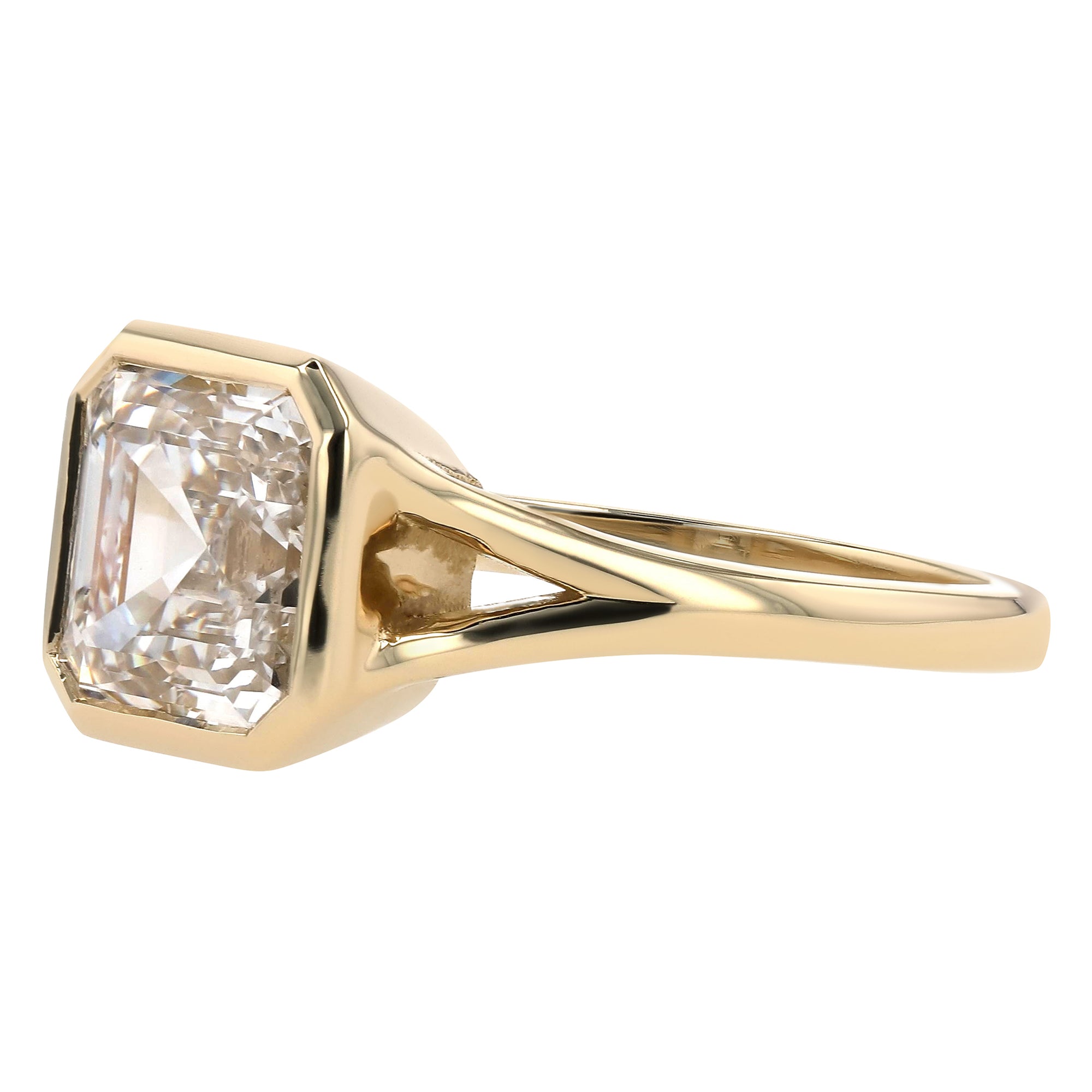 Bezel Asscher Cut Ring 3Ct