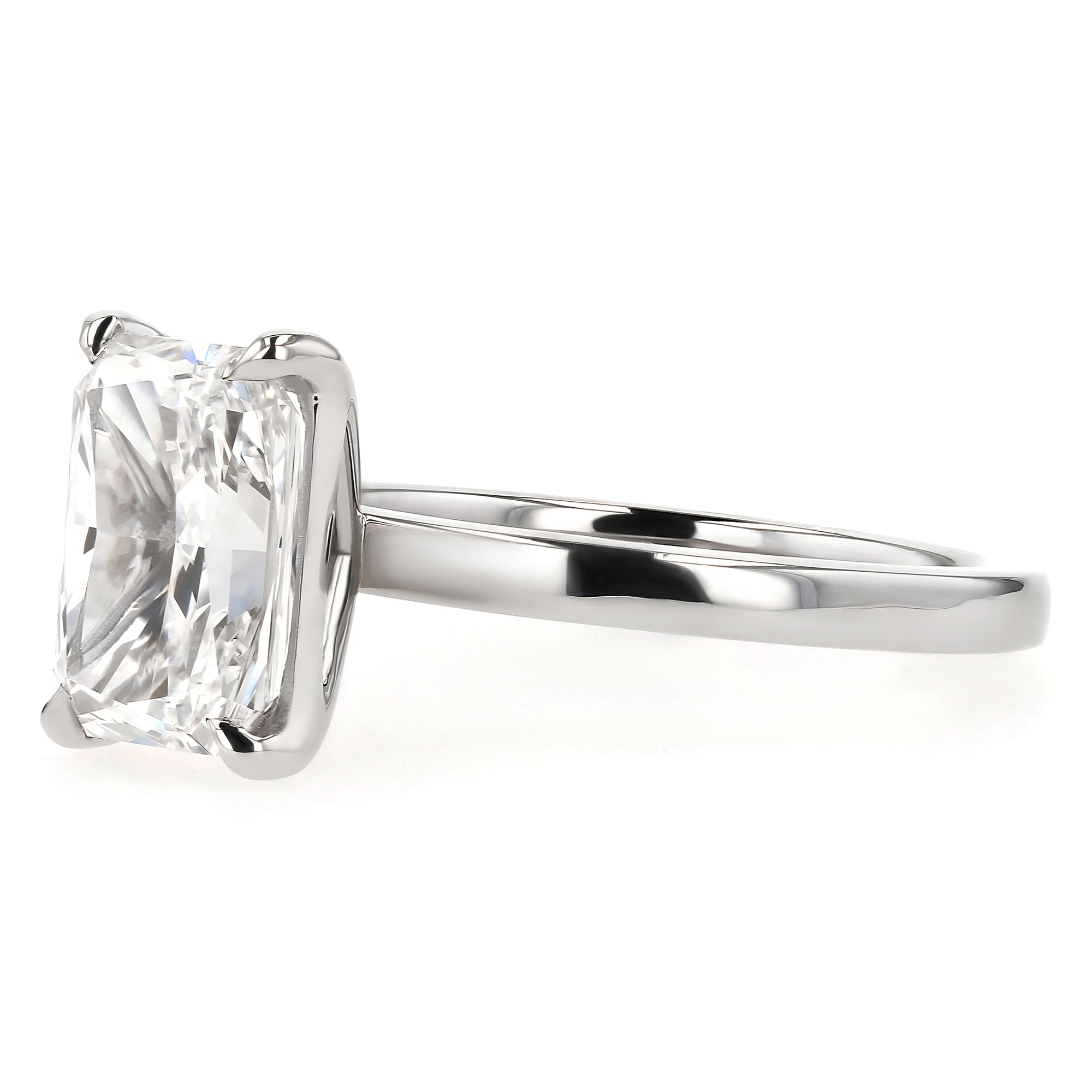 Radiant Solitare CRMB Ring 3.07Ct