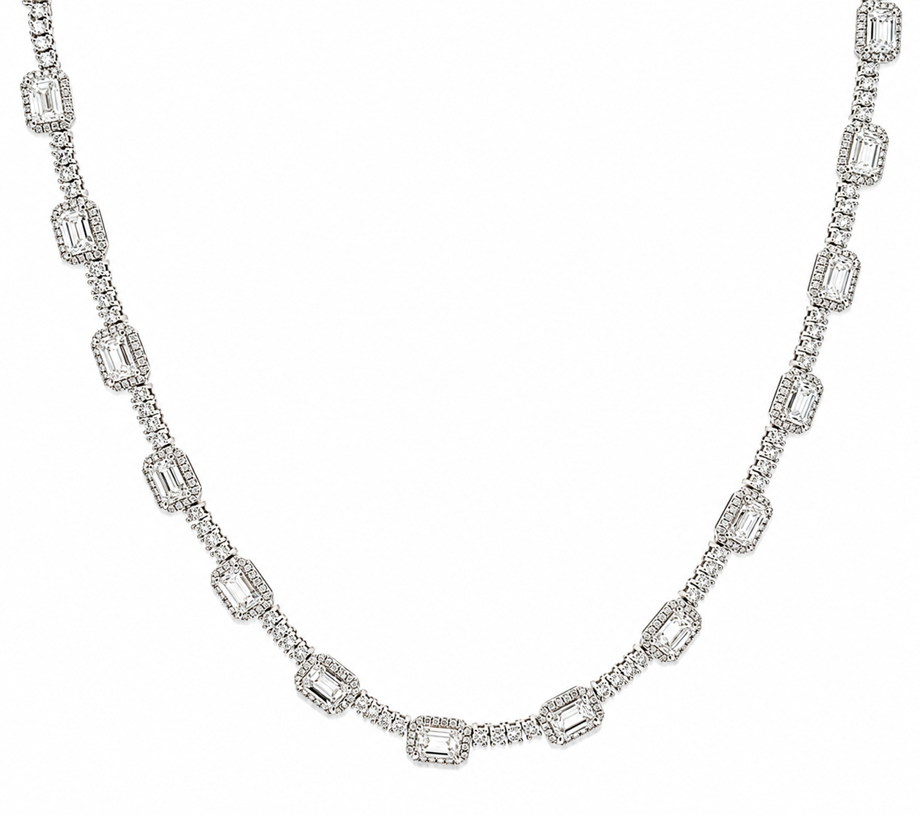 The Emerald Éclat Diamond Necklace